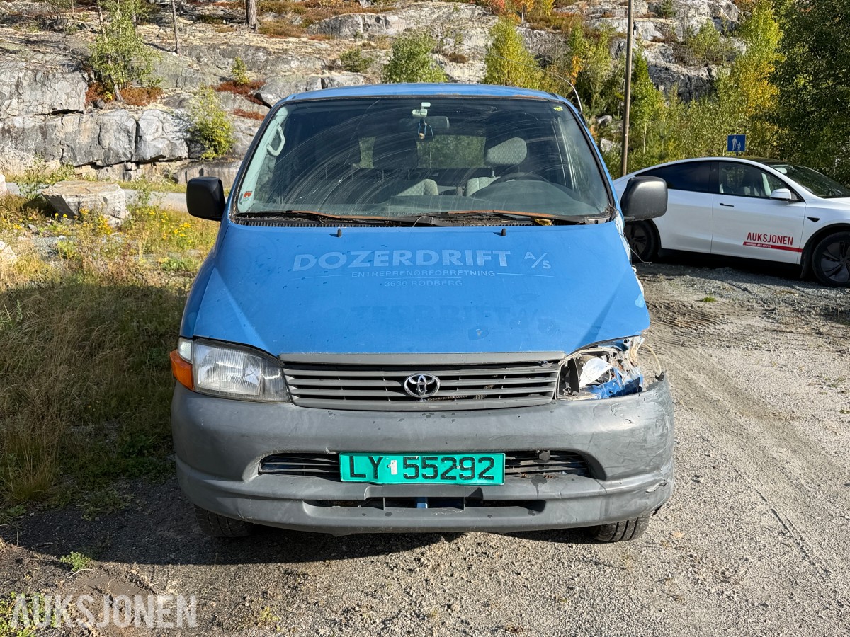 2002 Toyota HIACE 2.5-102 D 4WD - Reparasjonsobjekt