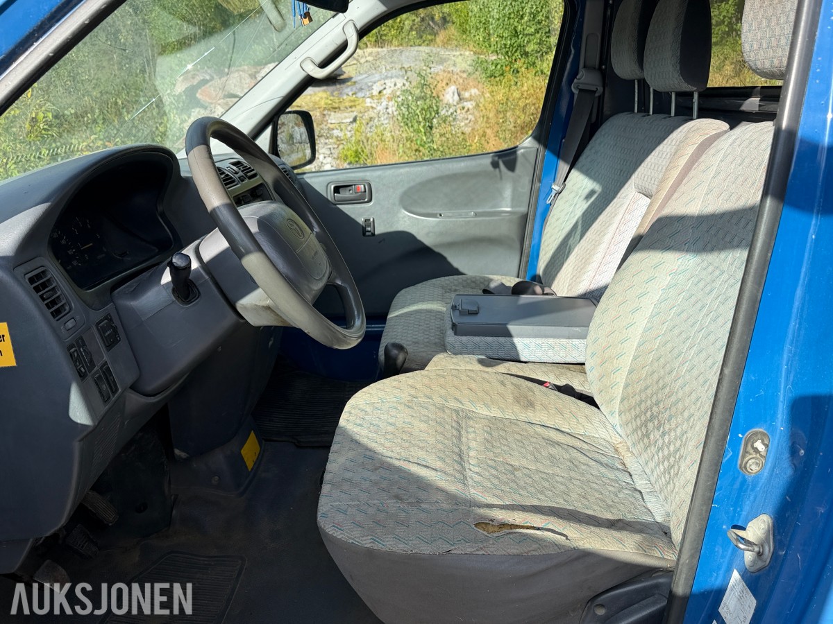 2002 Toyota HIACE 2.5-102 D 4WD - Reparasjonsobjekt