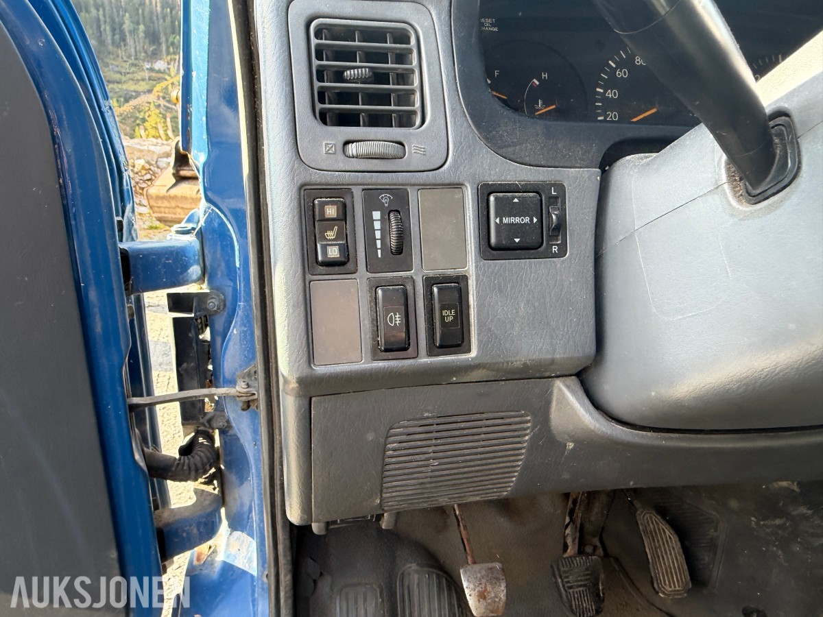 2002 Toyota HIACE 2.5-102 D 4WD - Reparasjonsobjekt