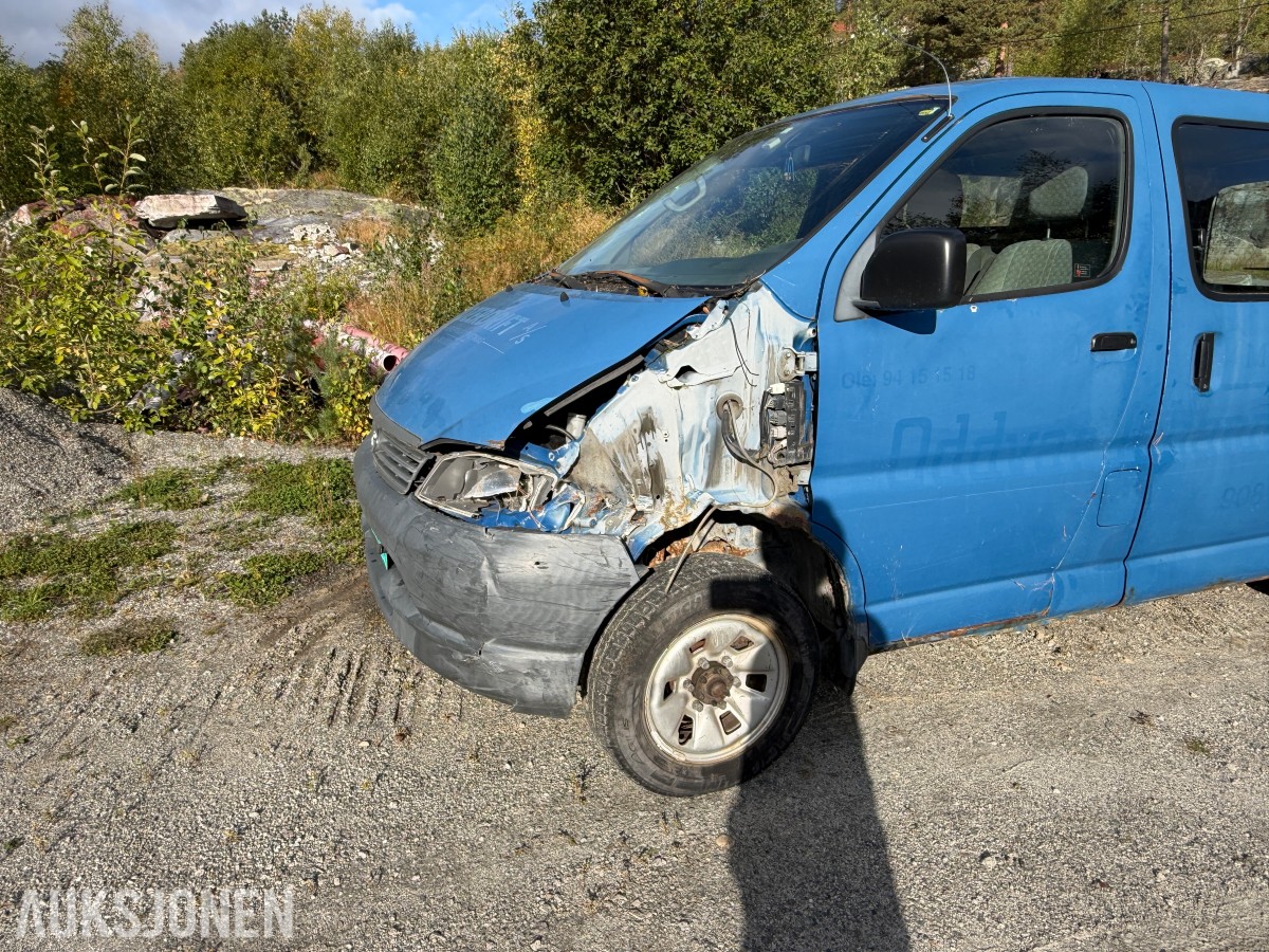 2002 Toyota HIACE 2.5-102 D 4WD - Reparasjonsobjekt