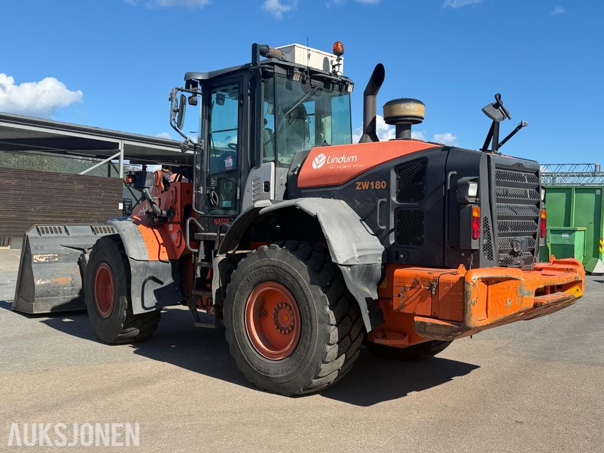 2016 Hitachi ZW180-5B hjullaster med skuffe / Spakstyring