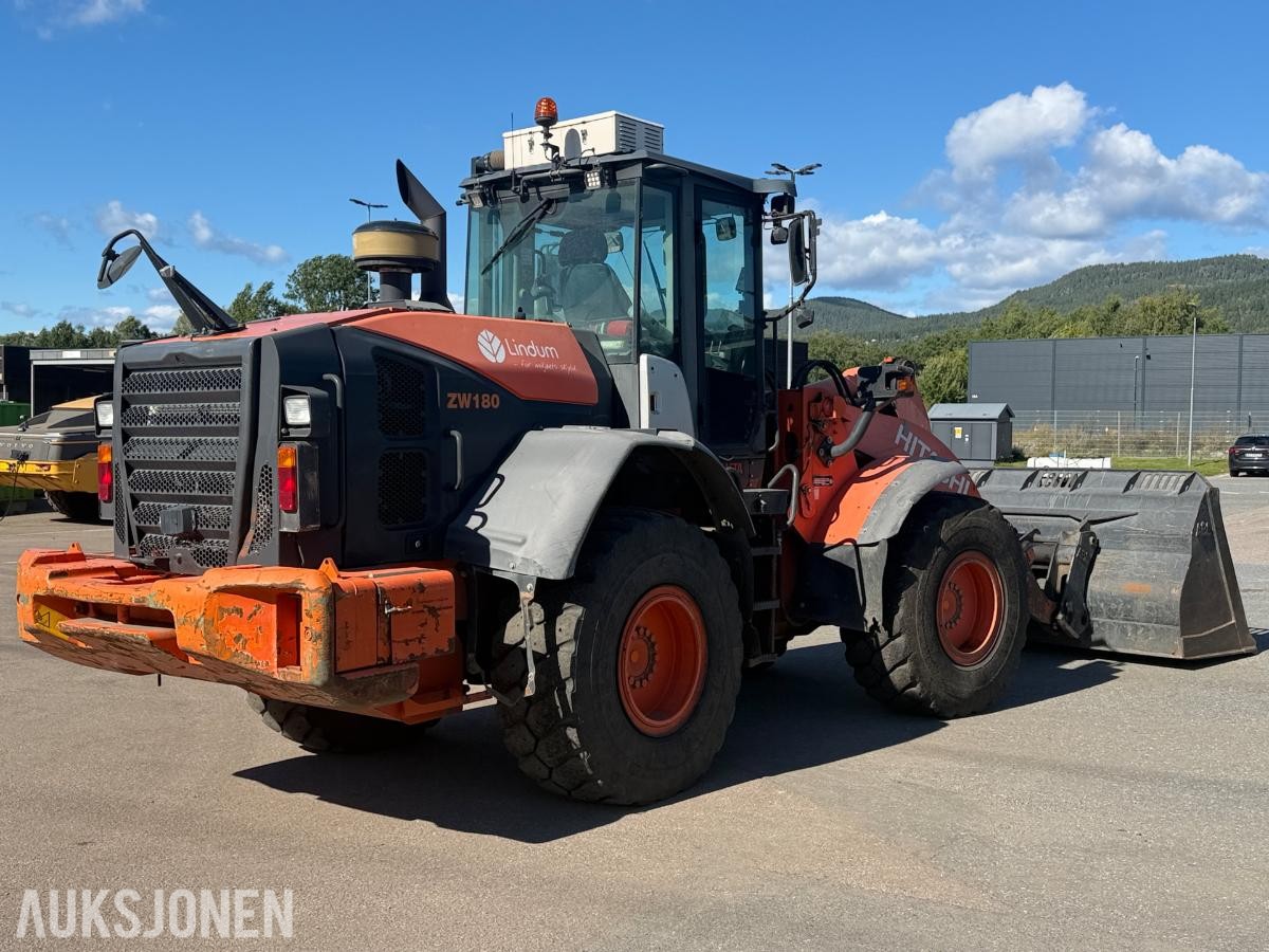 2016 Hitachi ZW180-5B hjullaster med skuffe / Spakstyring