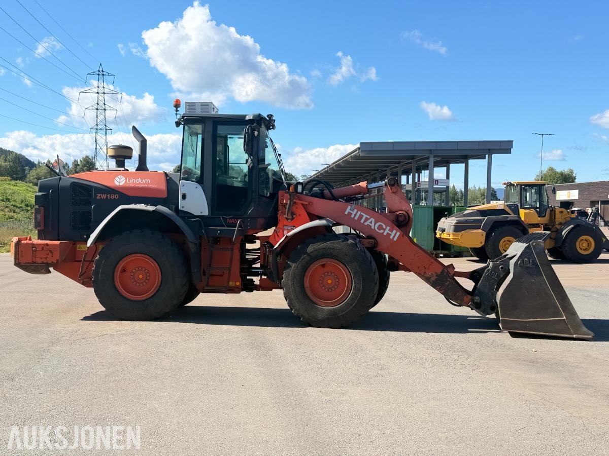 2016 Hitachi ZW180-5B hjullaster med skuffe / Spakstyring