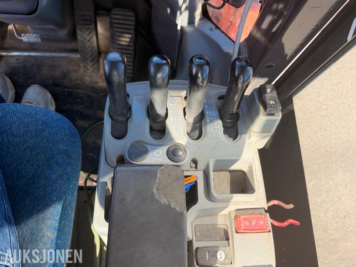 2016 Hitachi ZW180-5B hjullaster med skuffe / Spakstyring
