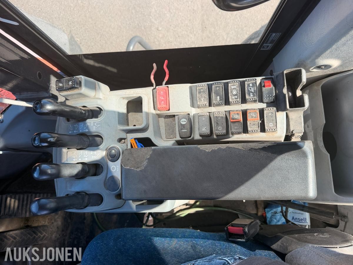 2016 Hitachi ZW180-5B hjullaster med skuffe / Spakstyring
