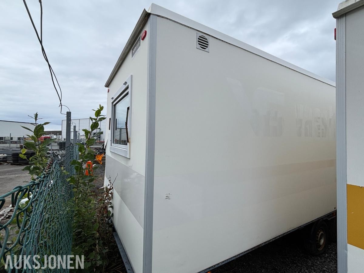 Scanvogn spise- og garderobevogn med toalett, varmtvann og tandem