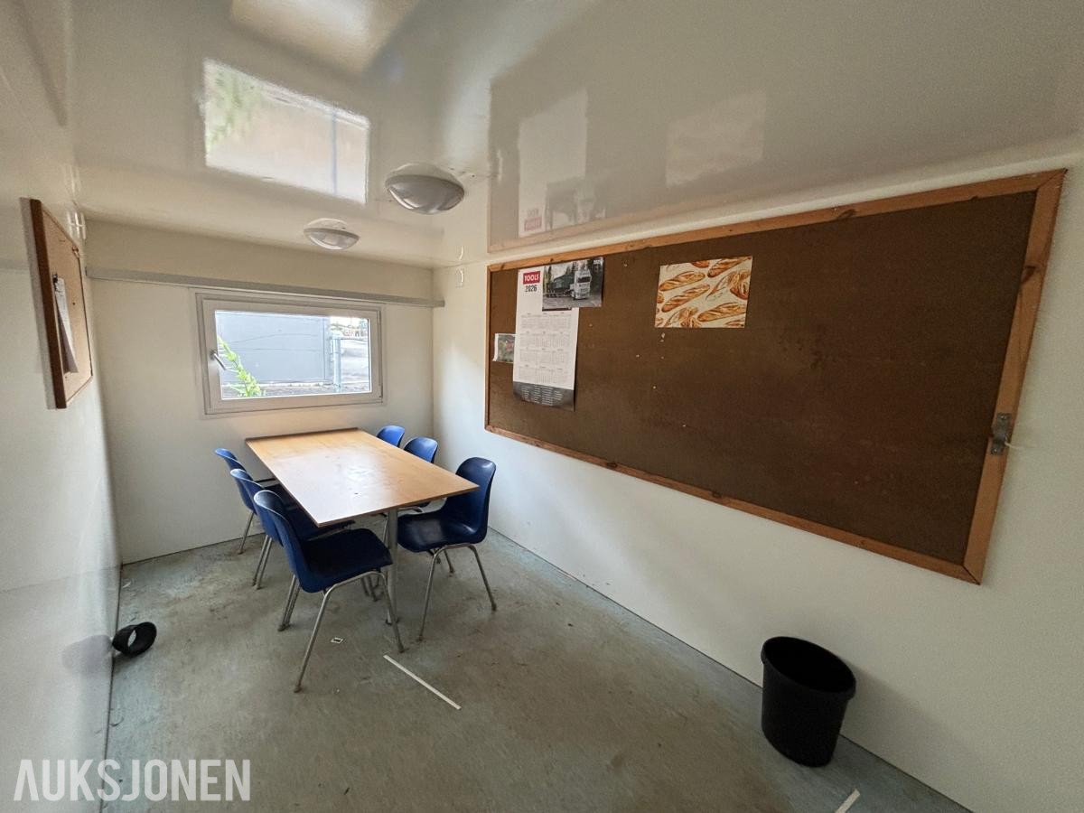 Scanvogn spise- og garderobevogn med toalett, varmtvann og tandem