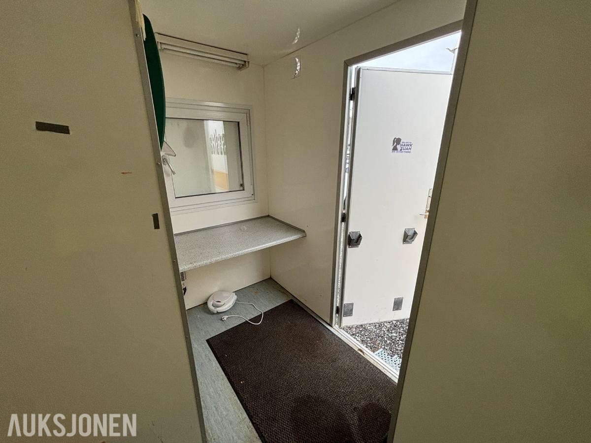 Scanvogn spise- og garderobevogn med toalett, varmtvann og tandem