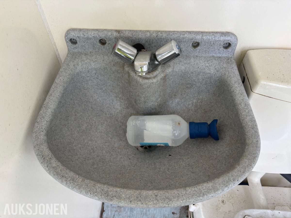 Scanvogn spise- og garderobevogn med toalett, varmtvann og tandem