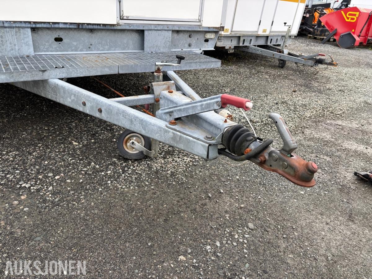 Scanvogn spise- og garderobevogn med toalett, varmtvann og tandem