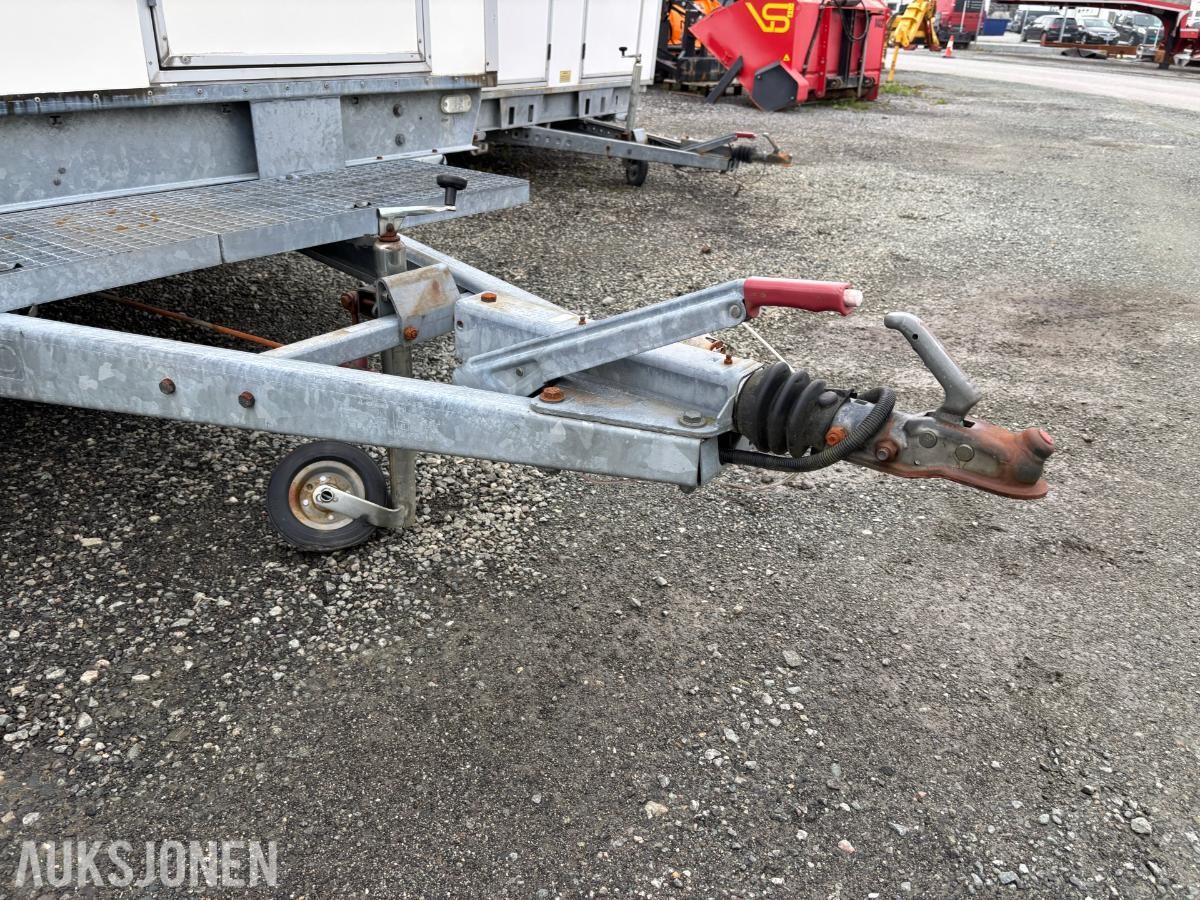 Scanvogn spise- og garderobevogn med toalett, varmtvann og tandem