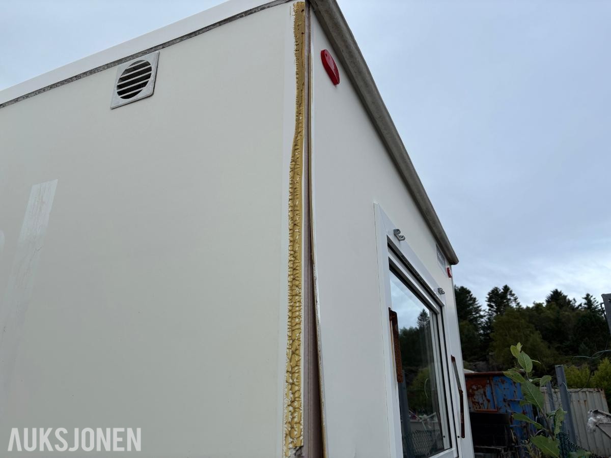 Scanvogn spise- og garderobevogn med toalett, varmtvann og tandem