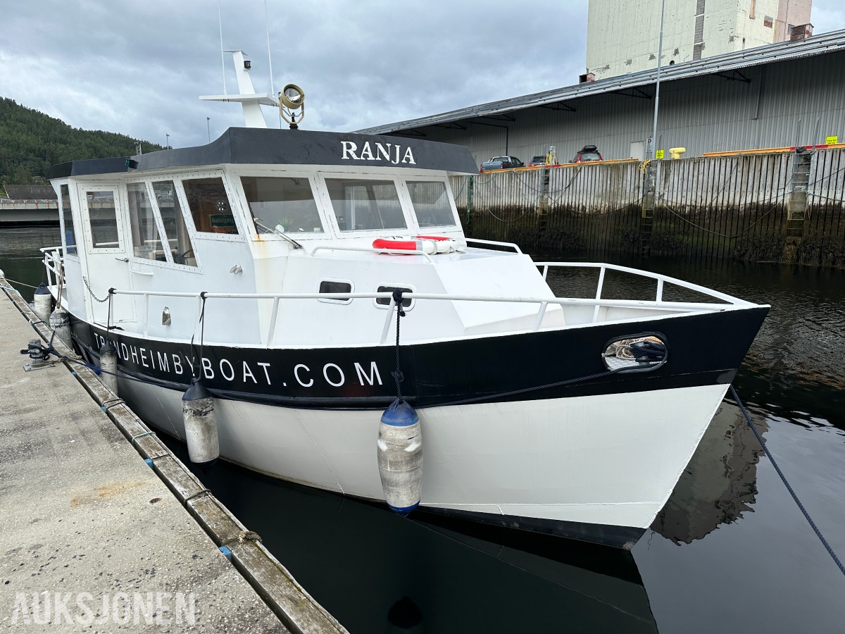 Selvbygget arbeidsbåt «Ranja» | Scania 136 hk | Baugthruster | AIS