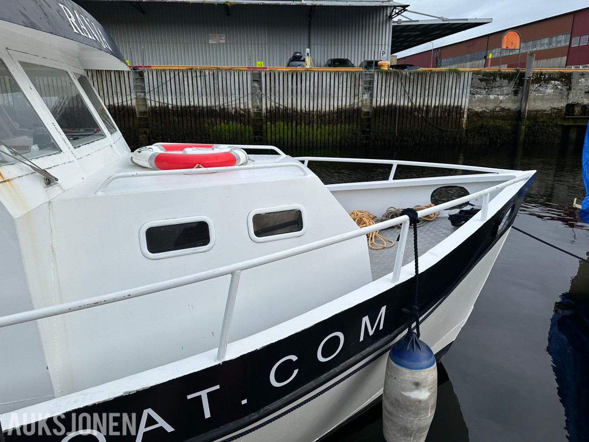 Selvbygget arbeidsbåt «Ranja» | Scania 136 hk | Baugthruster | AIS