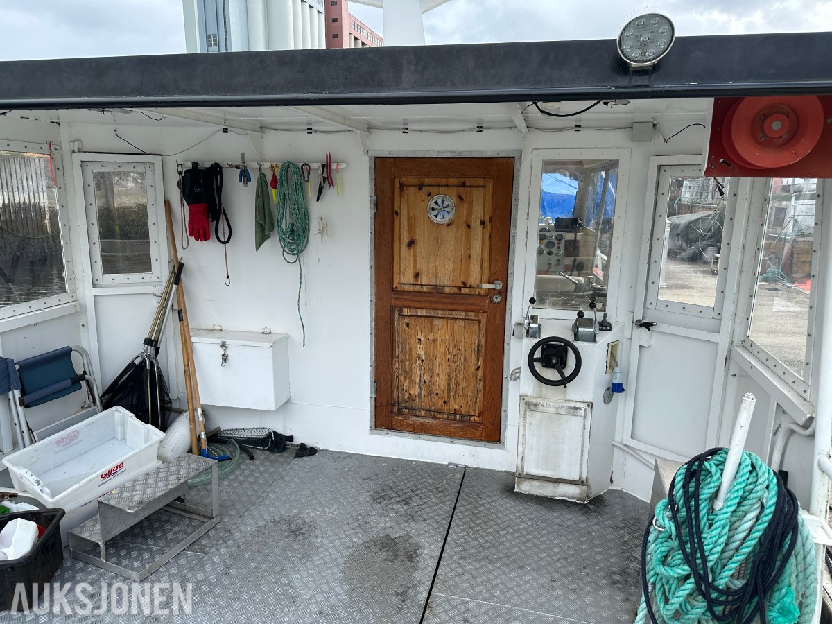 Selvbygget arbeidsbåt «Ranja» | Scania 136 hk | Baugthruster | AIS