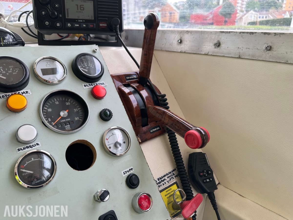 Selvbygget arbeidsbåt «Ranja» | Scania 136 hk | Baugthruster | AIS