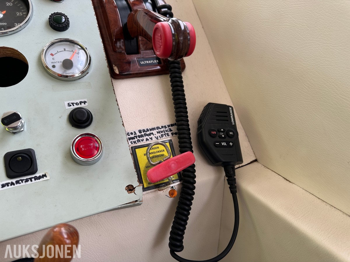 Selvbygget arbeidsbåt «Ranja» | Scania 136 hk | Baugthruster | AIS