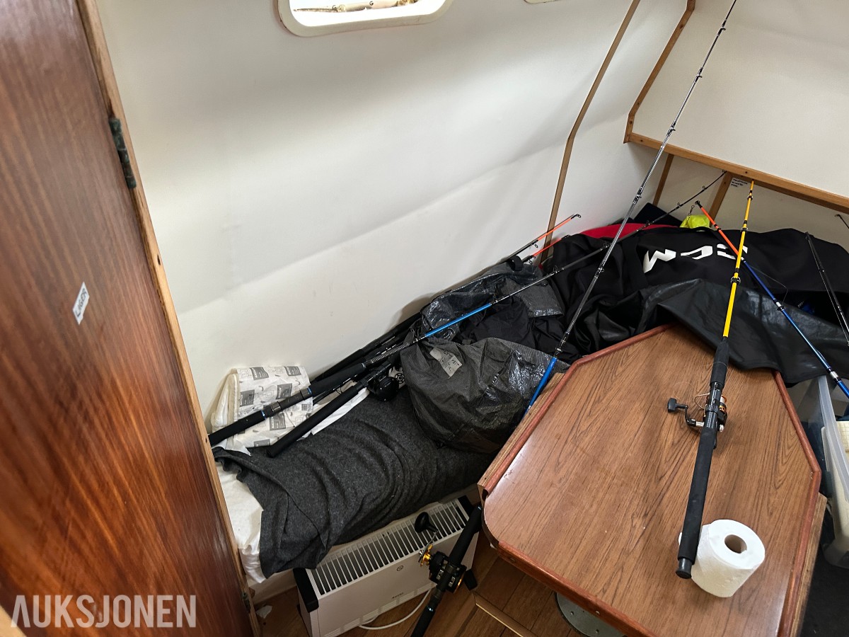 Selvbygget arbeidsbåt «Ranja» | Scania 136 hk | Baugthruster | AIS