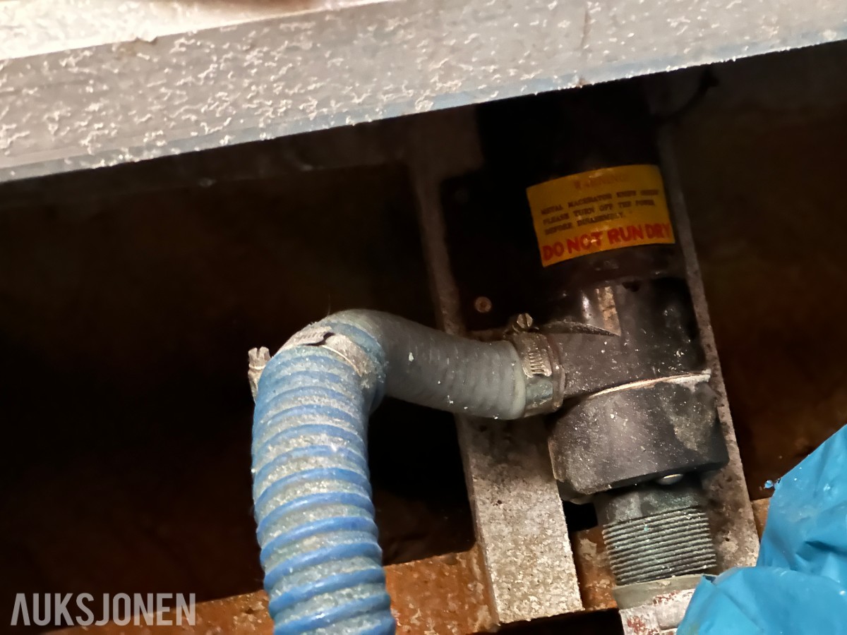 Selvbygget arbeidsbåt «Ranja» | Scania 136 hk | Baugthruster | AIS
