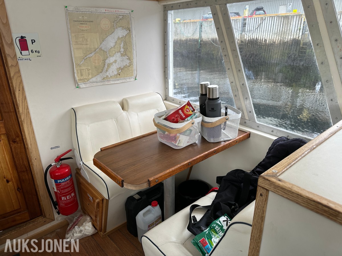 Selvbygget arbeidsbåt «Ranja» | Scania 136 hk | Baugthruster | AIS