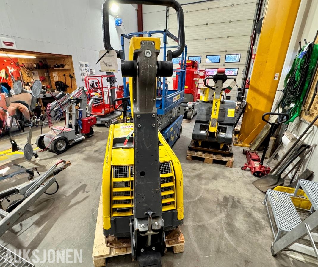 2021 Wacker Neuson DPU80 Platevibrator - Timer: 164
