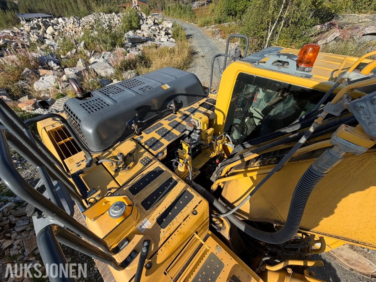 2015 Komatsu PC240LC-10 Gravemaskin - R8 Rototilt - S70 hurtigfeste