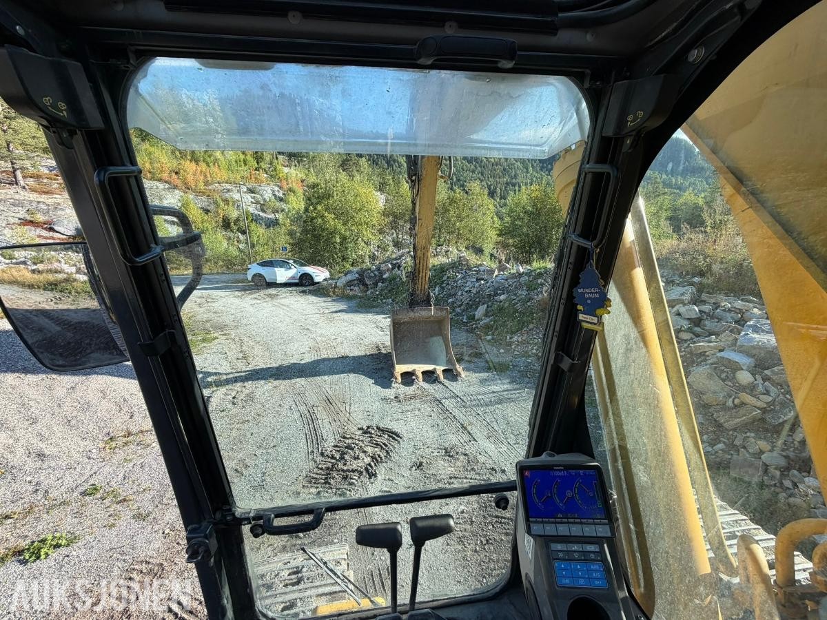 2015 Komatsu PC240LC-10 Gravemaskin - R8 Rototilt - S70 hurtigfeste