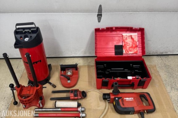 Komplett Hilti DD EC-1 diamantkjernebormaskin – 3 NYE bor + 2 brukte, vanntank og vakuumfeste