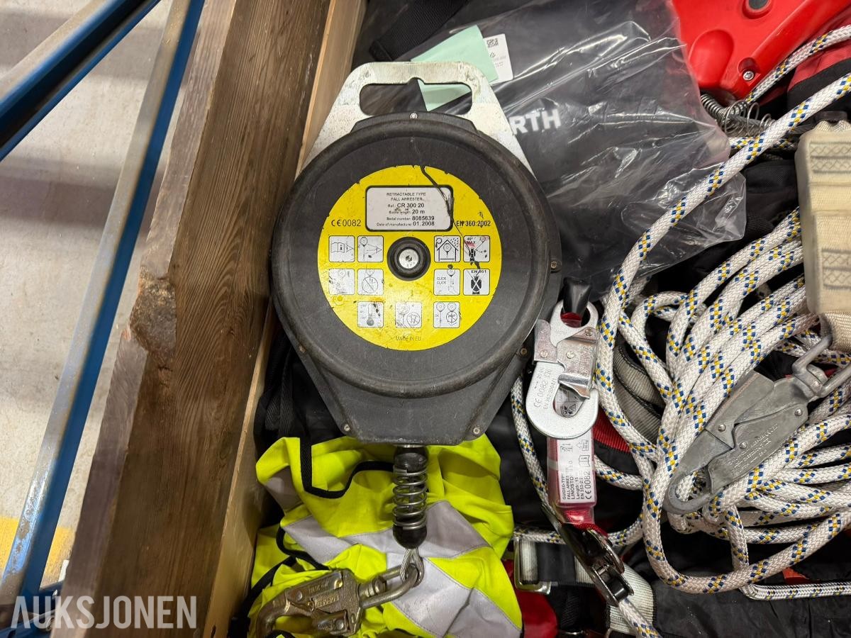 Würth fallsikringsutstyr med fallblokker seler og tau