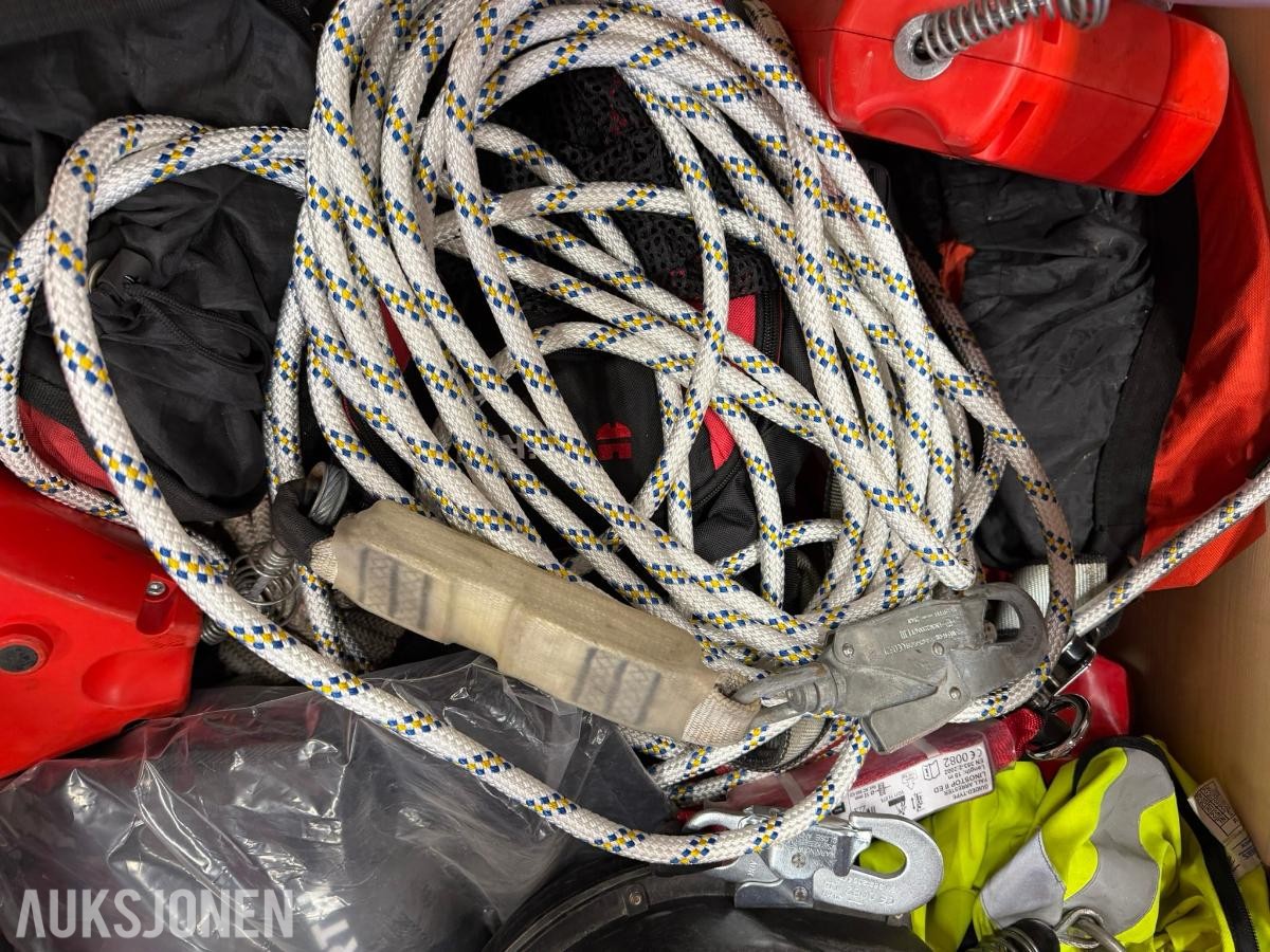Würth fallsikringsutstyr med fallblokker seler og tau