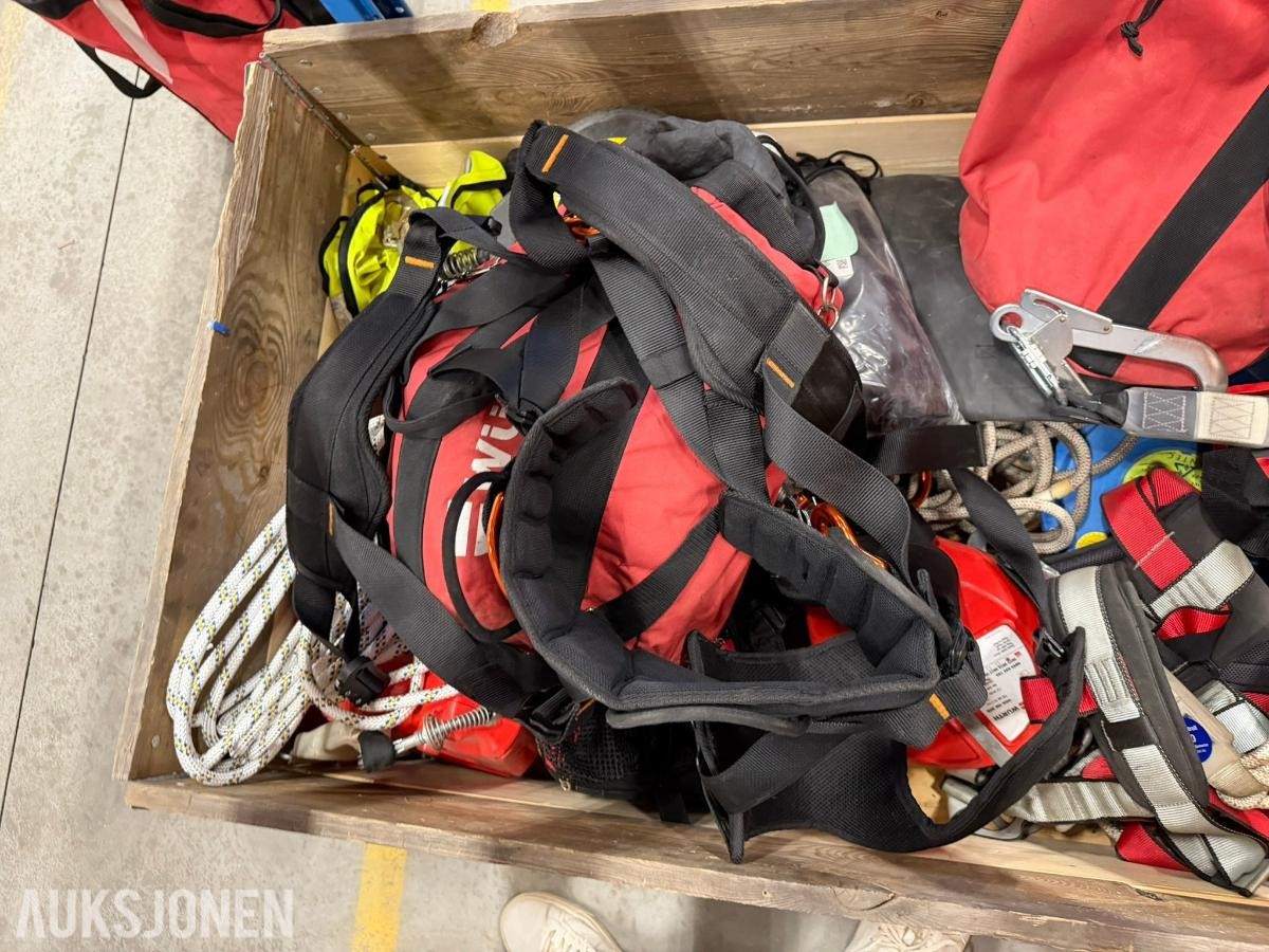 Würth fallsikringsutstyr med fallblokker seler og tau
