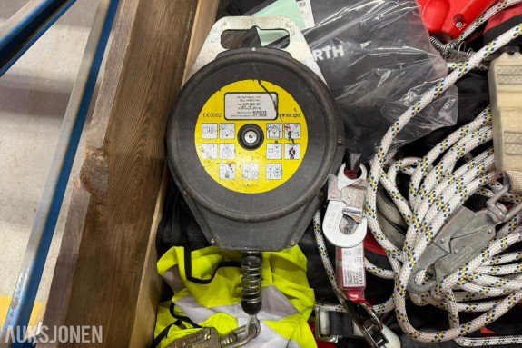 Würth fallsikringsutstyr med fallblokker seler og tau
