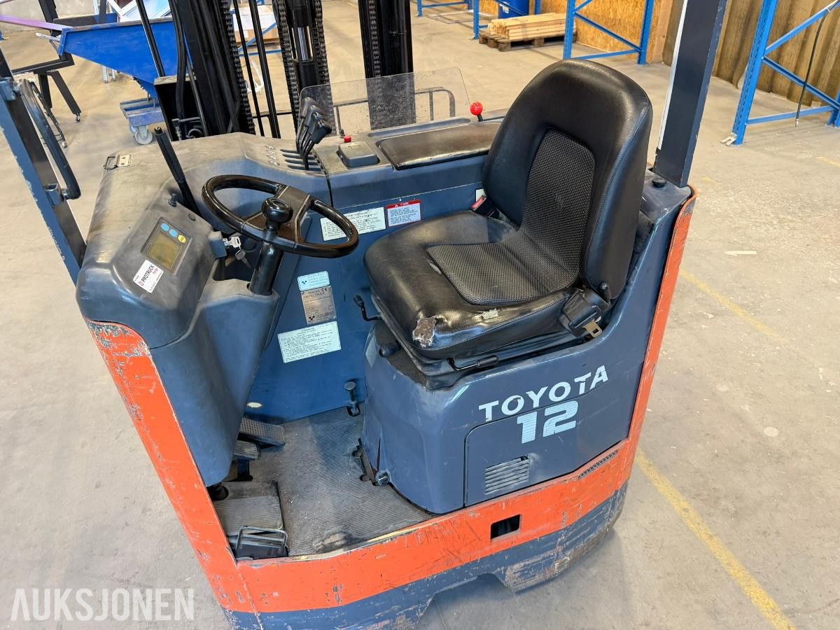 1997 Toyota 6FBRE12 skyvemasttruck 