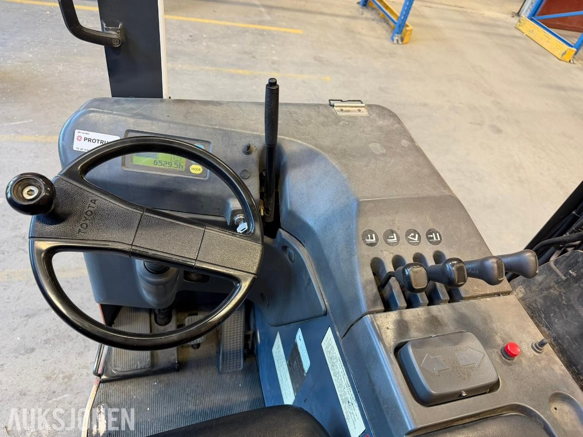 1997 Toyota 6FBRE12 skyvemasttruck 