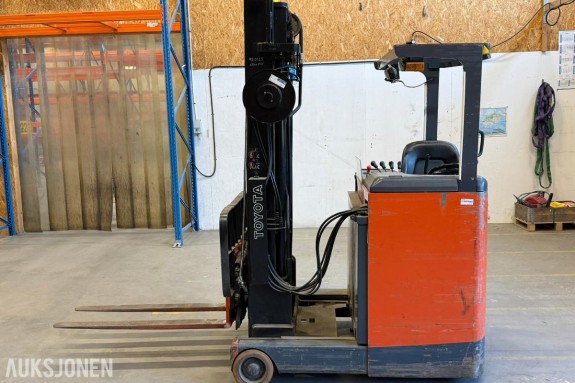 1997 Toyota 6FBRE12 skyvemasttruck 