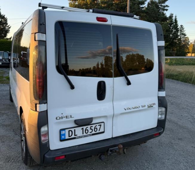 2005 Opel Vivaro 1.9 101hk 6 seter Hengerfeste 105 255km