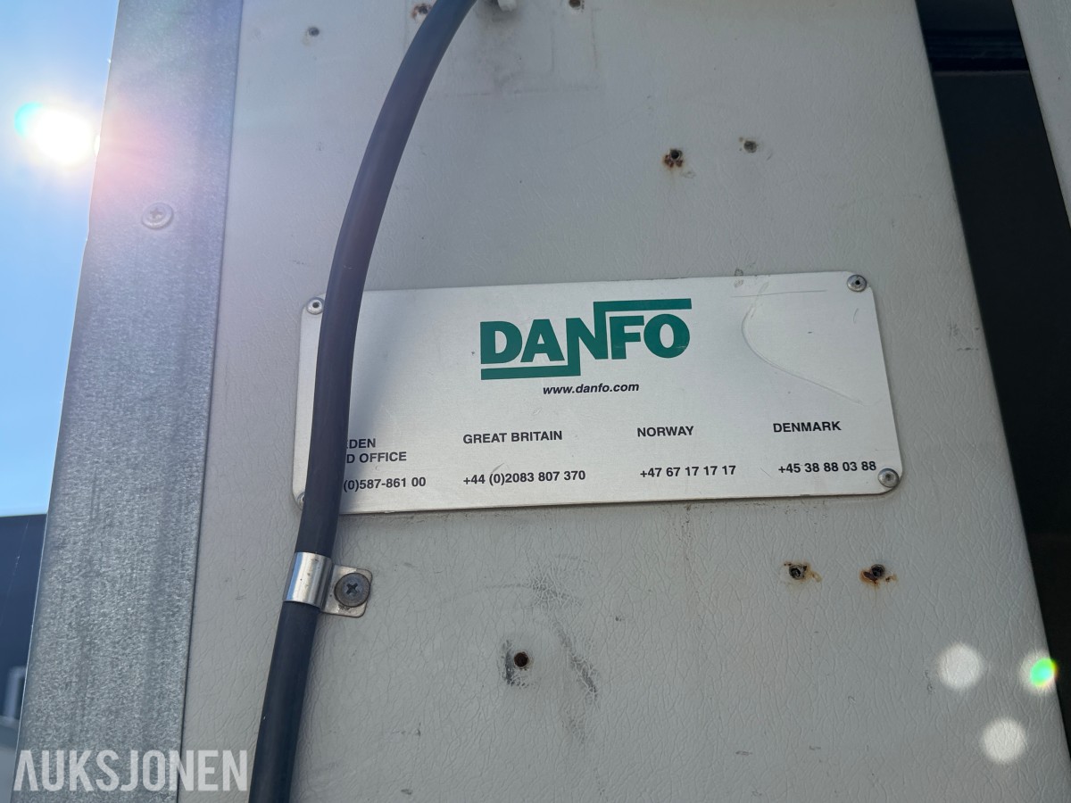 Danfo toalett med strøm og lys
