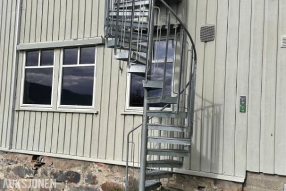 Rømningstrapp Rømningstrapp / branntrapp i galvanisert stål – ca. 4 m – 19 trinn
