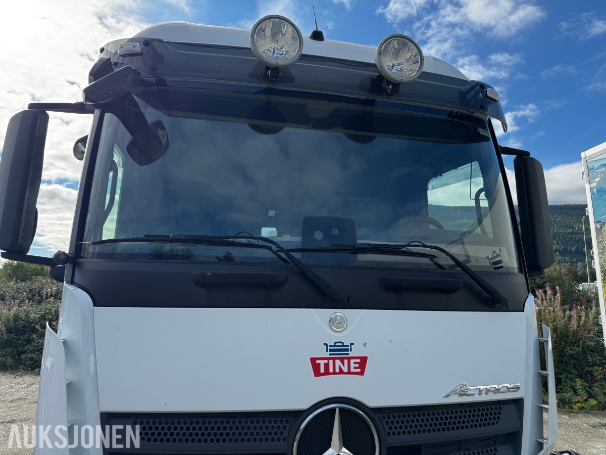 2018 Mercedes-Benz Actros 2553 containerchassis, 6x2 og Zepro bakløfter