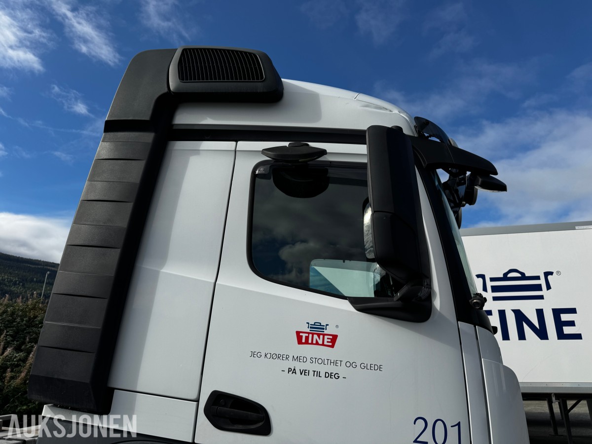 2018 Mercedes-Benz Actros 2553 containerchassis, 6x2 og Zepro bakløfter