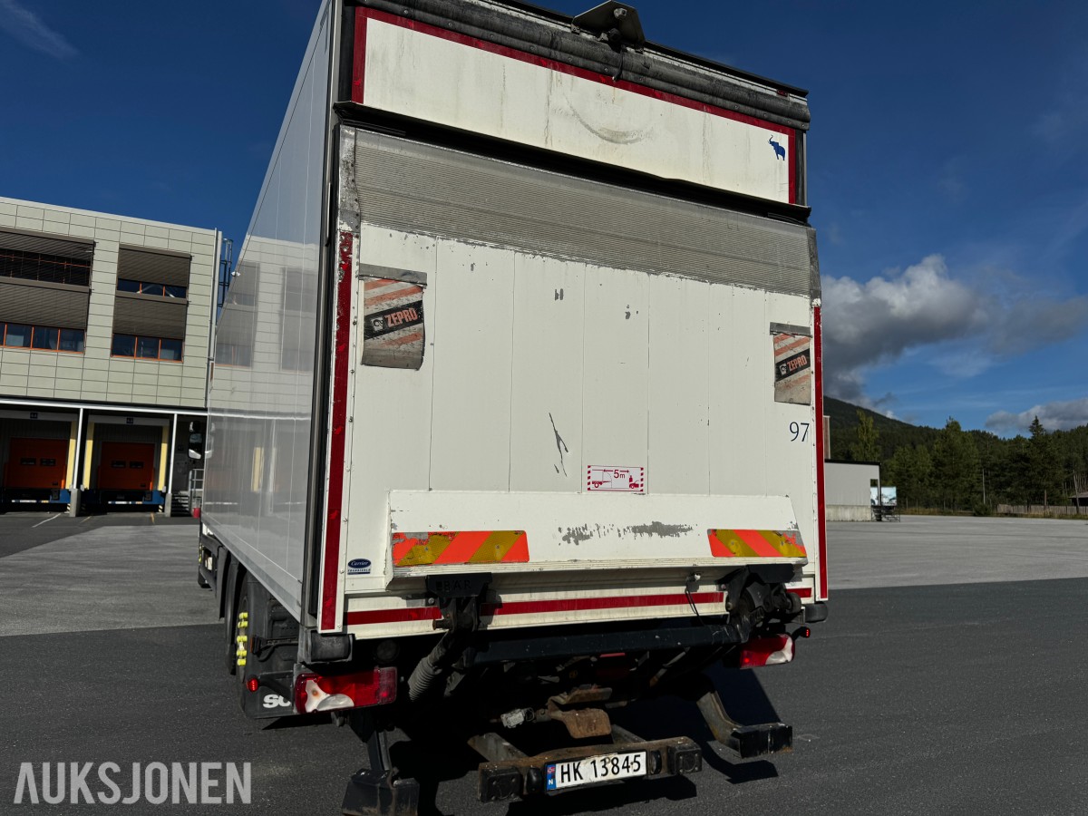 2018 Scania G 490 kjølebil med løftelem. 