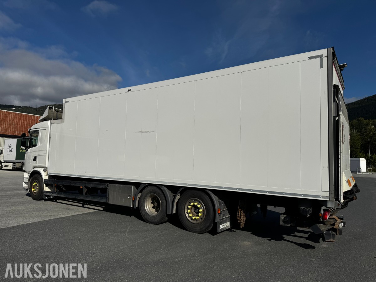 2018 Scania G 490 kjølebil med løftelem. 