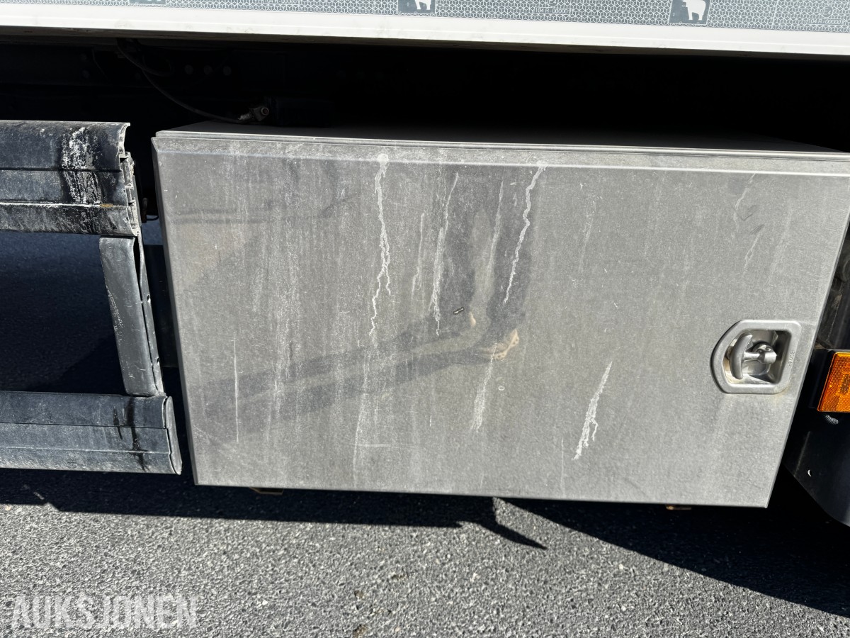 2018 Scania G 490 kjølebil med løftelem. 