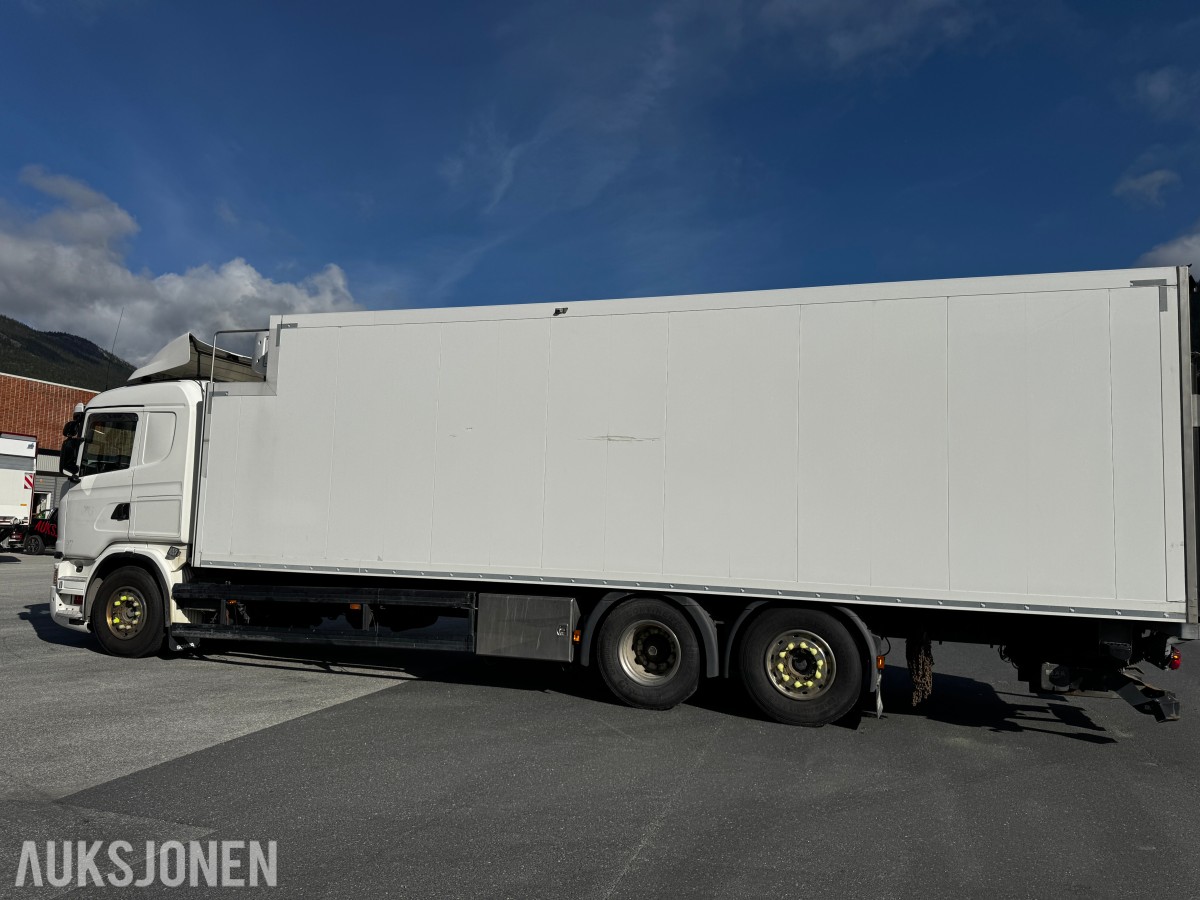 2018 Scania G 490 kjølebil med løftelem. 