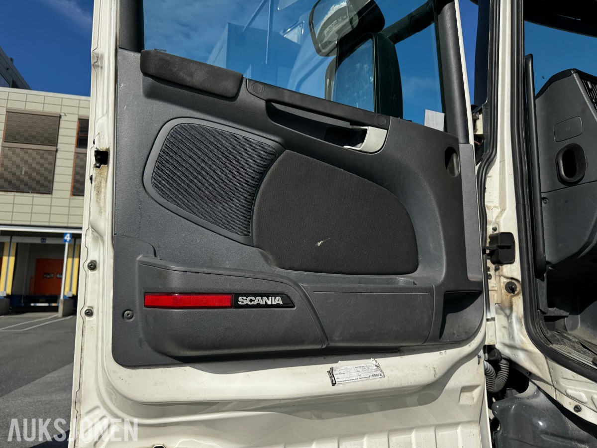 2018 Scania G 490 kjølebil med løftelem. 
