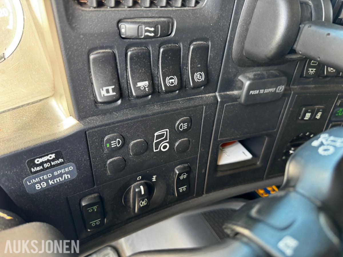 2018 Scania G 490 kjølebil med løftelem. 