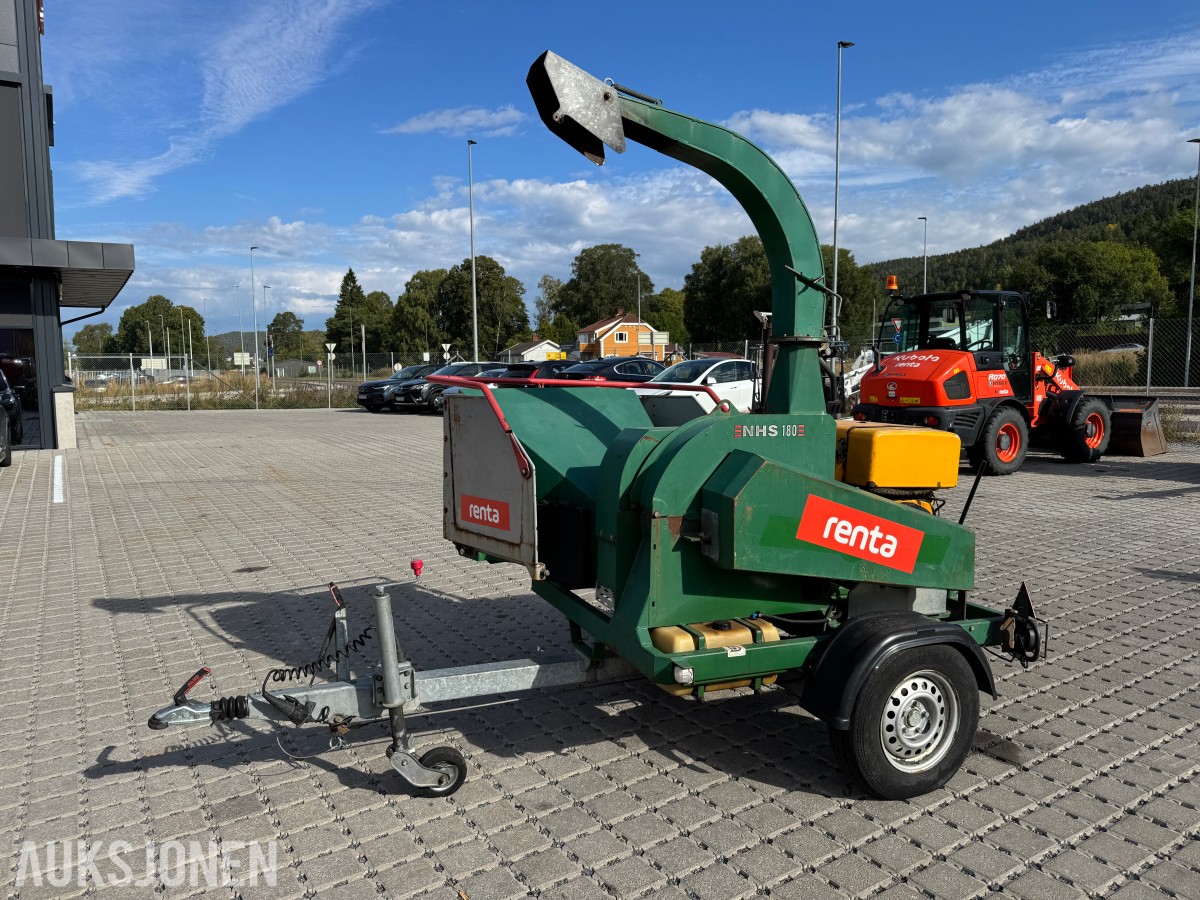 2015 NHS 180M flishugger, hengerunderstell, starter og går