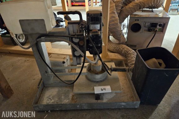 Eibenstock EFB 151 P kjerneboremaskin - på borestativ - kjernebor opptil 120 mm - 1150W med vannmating