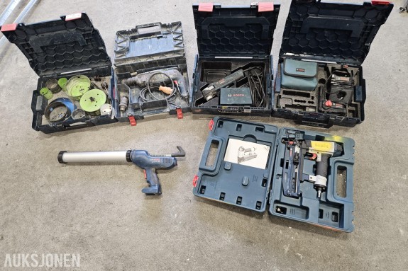 Bosch verktøypakke - borhammer GBH 2-26 DFR - multikutter GOP 300 SCE - linjelaser GLL 3-80 CG - dykkertpistol GSK 64 - fugepistol GCG 18V-600