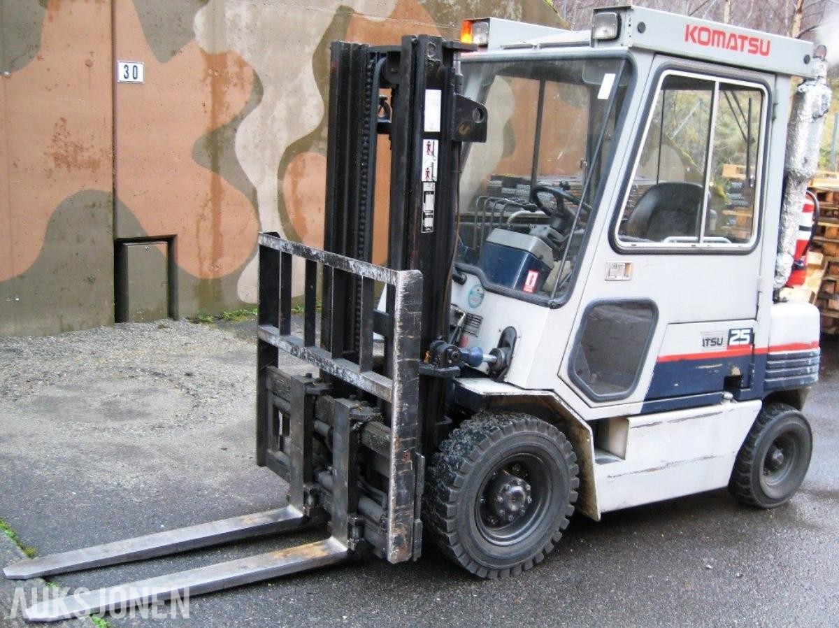 1991 Komatsu FD25-11 Dieseldrevet Motvektstruck